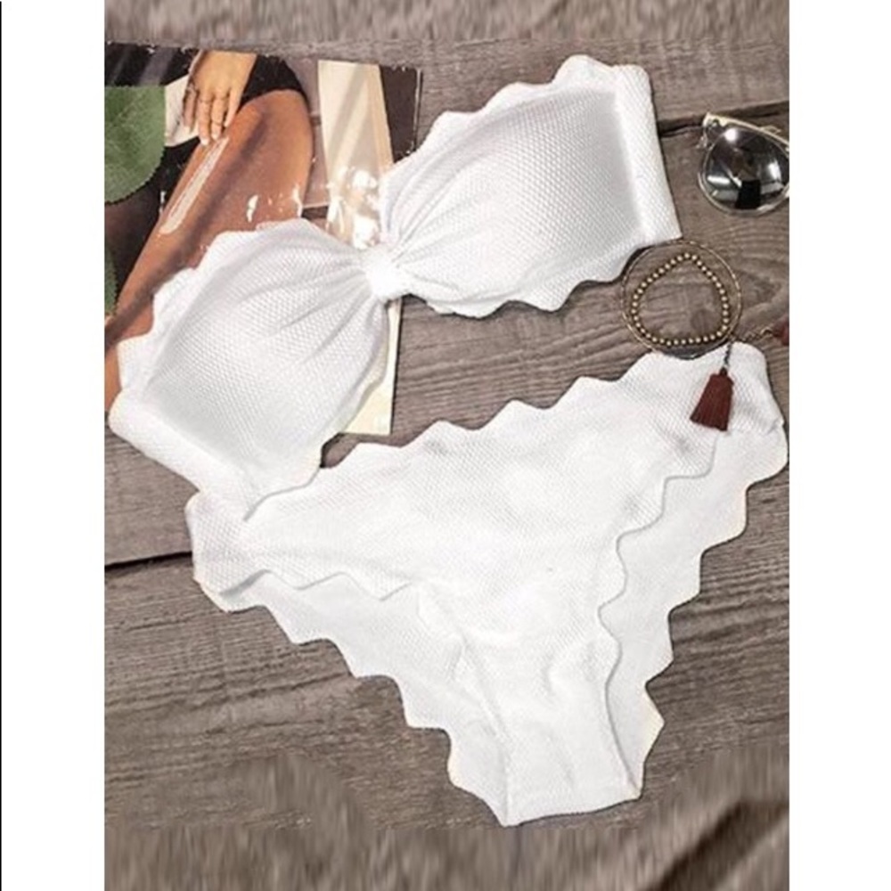 CUPSHE Shining Day Waves Halter Bikini